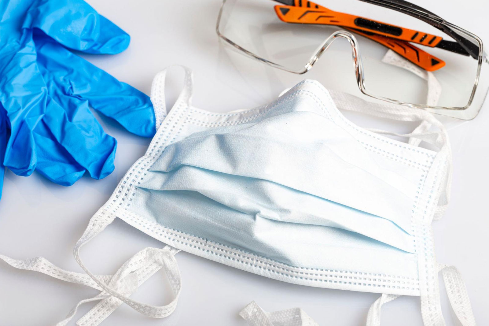 Examples of PPE used in healthcare/laboratories
