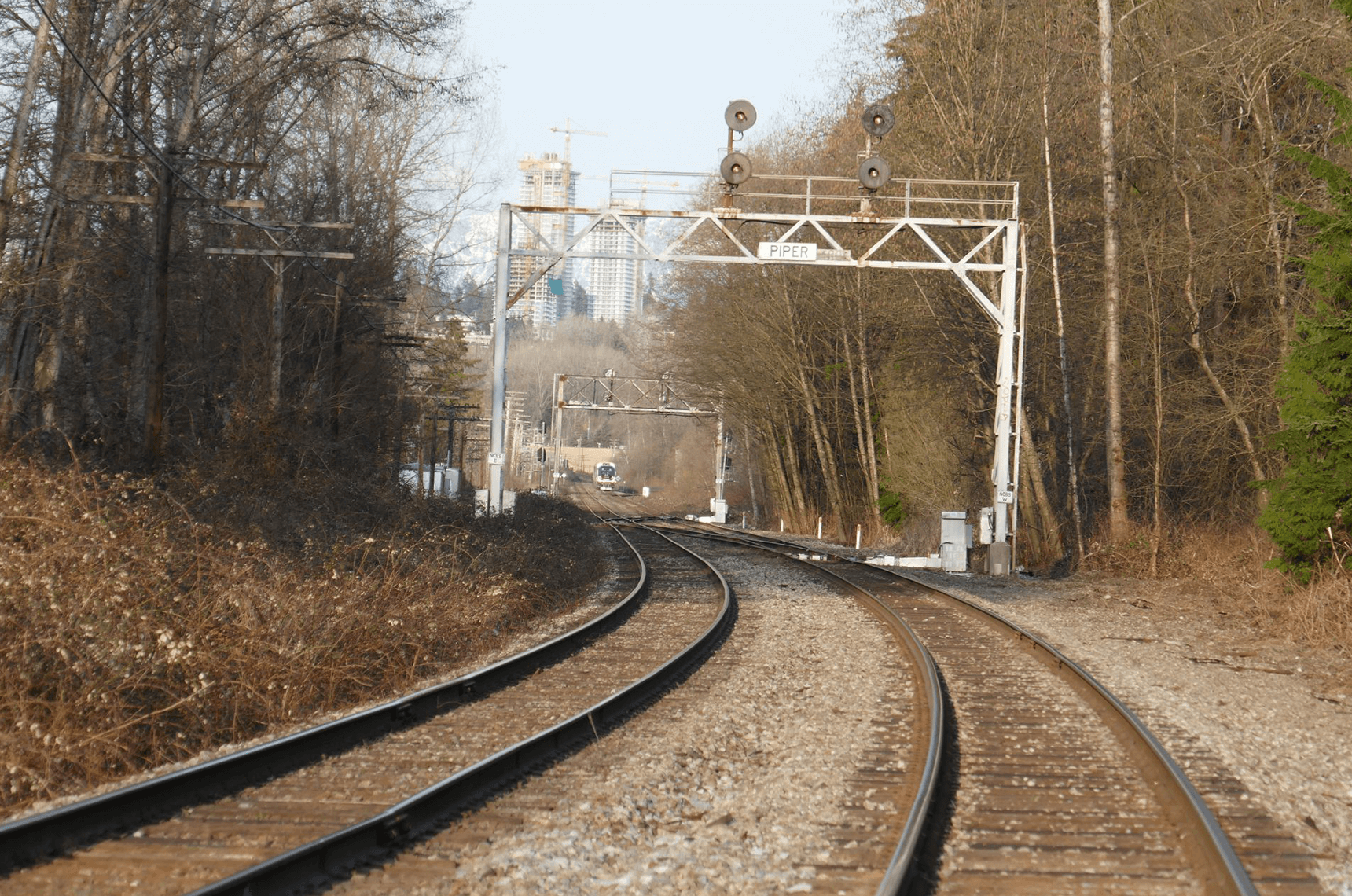 A railway that leads to the city. 